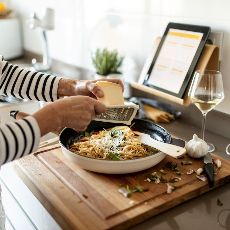 7 Genius Cooking Hacks Professional Chefs Swear By