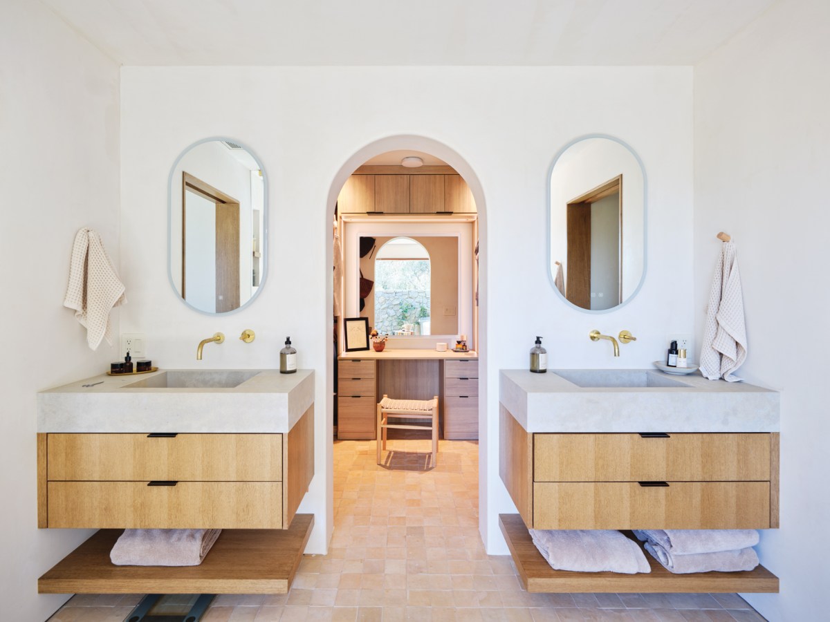 Idea House Malibu Primary Bathroom
