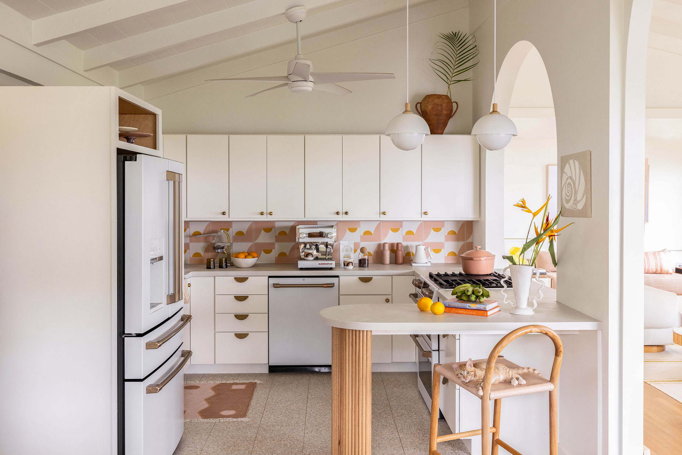 Inside an Utterly Charming 1,586-Square-Foot Hawaiian Surf Cabin