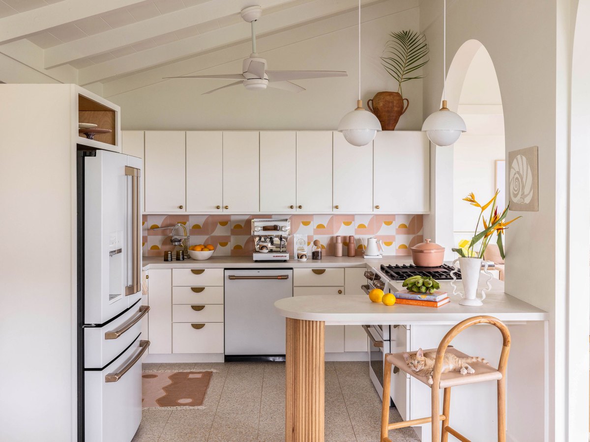 Inside an Utterly Charming 1,586-Square-Foot Hawaiian Surf Cabin