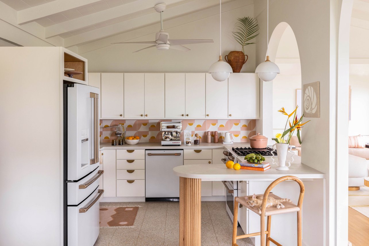 Inside an Utterly Charming 1,586-Square-Foot Hawaiian Surf Cabin