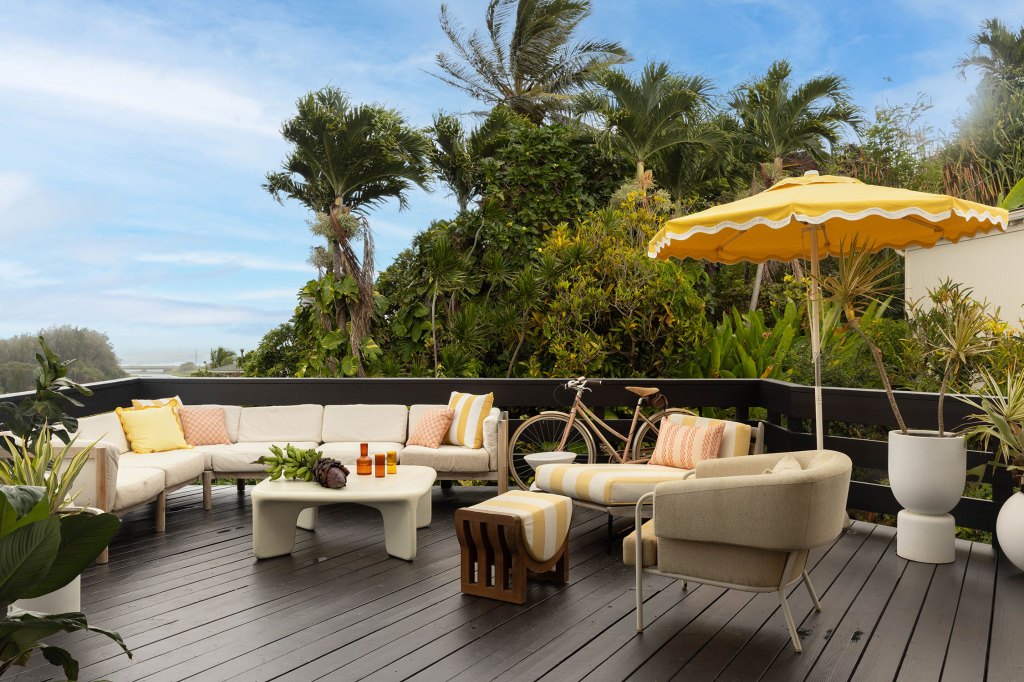 Patio Hawaiian Surf Cabin by Sun Soul Style Interiors