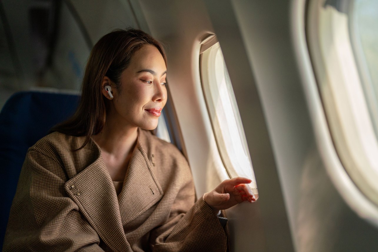 Here's What Actually Happens to Your Body During a Long-Haul Flight