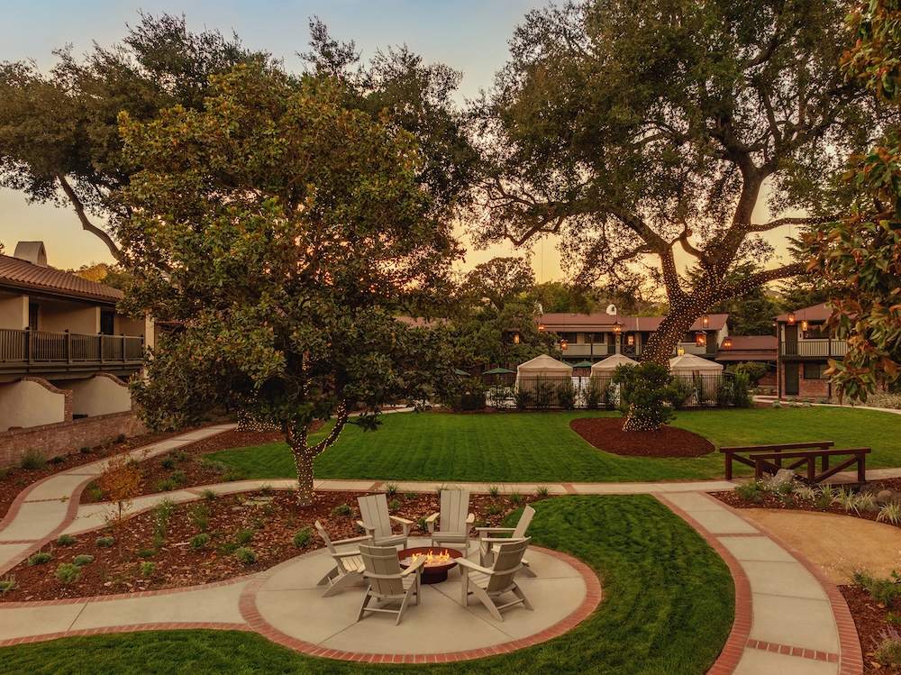 paso-robles-inn-garden-courtyard