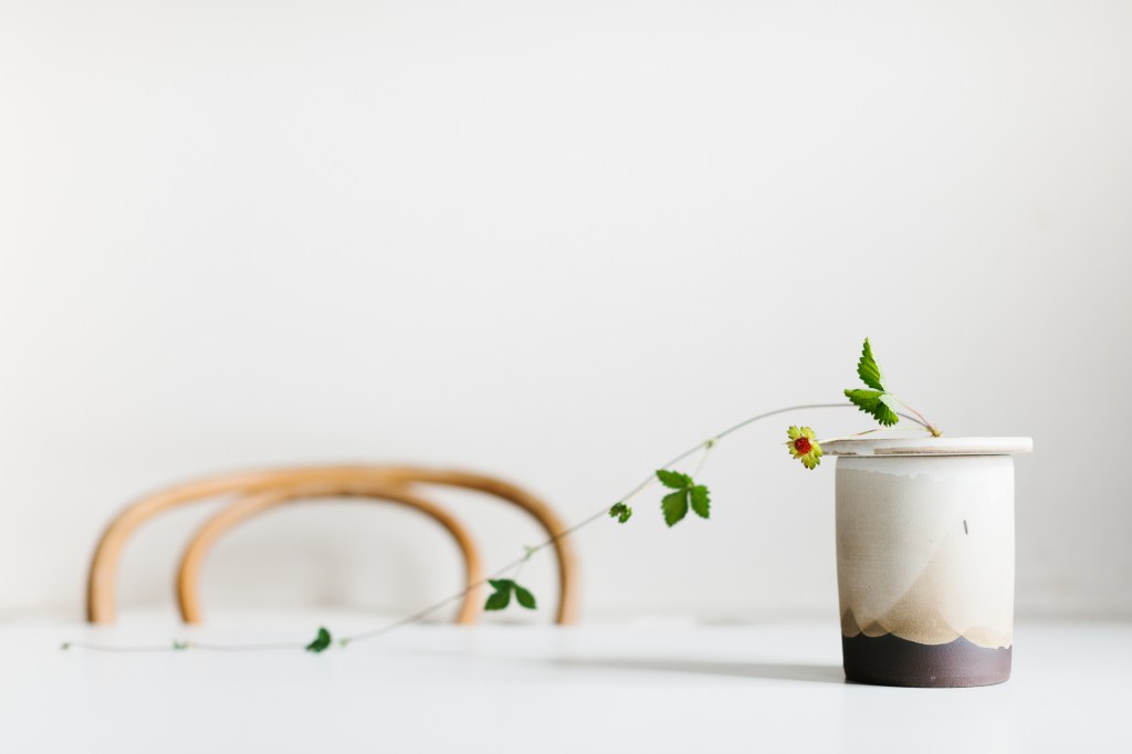 8 Show-Stopping Decorative Vases