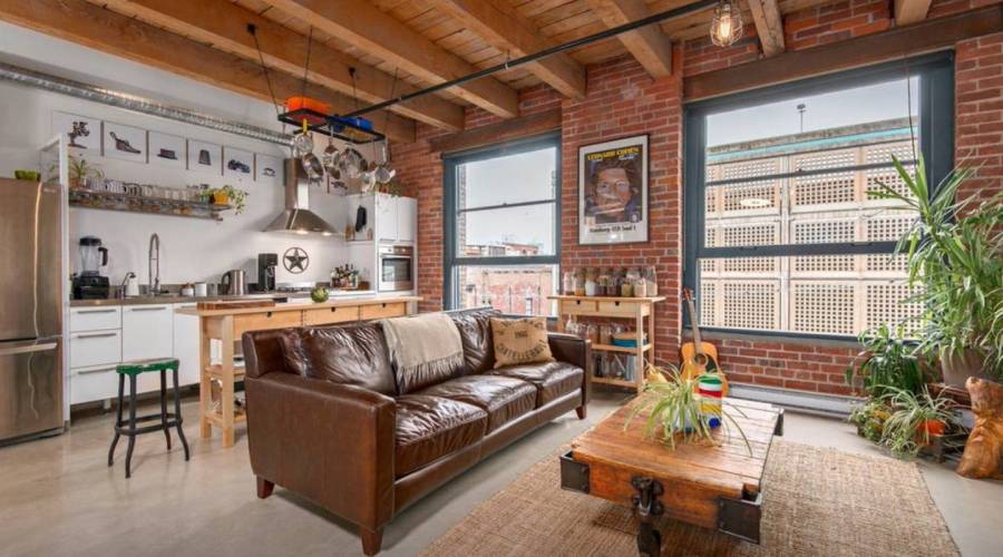 cozy-gastown-apartment