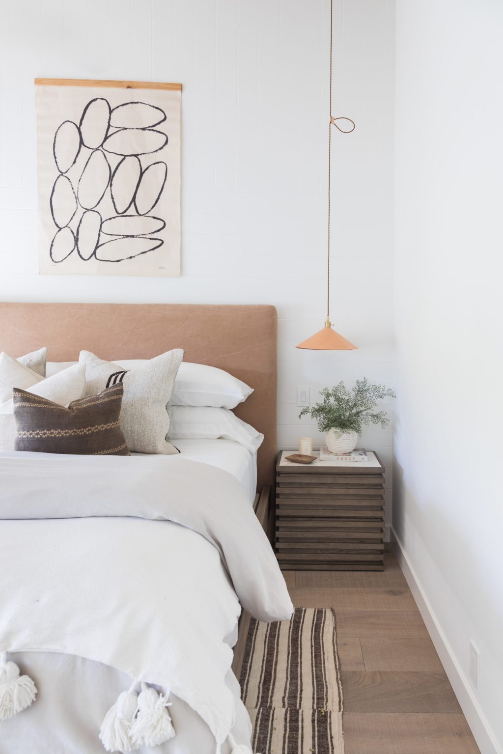 Your Messy Bedroom Might Be Causing You Stress—3 Tips to Organize It