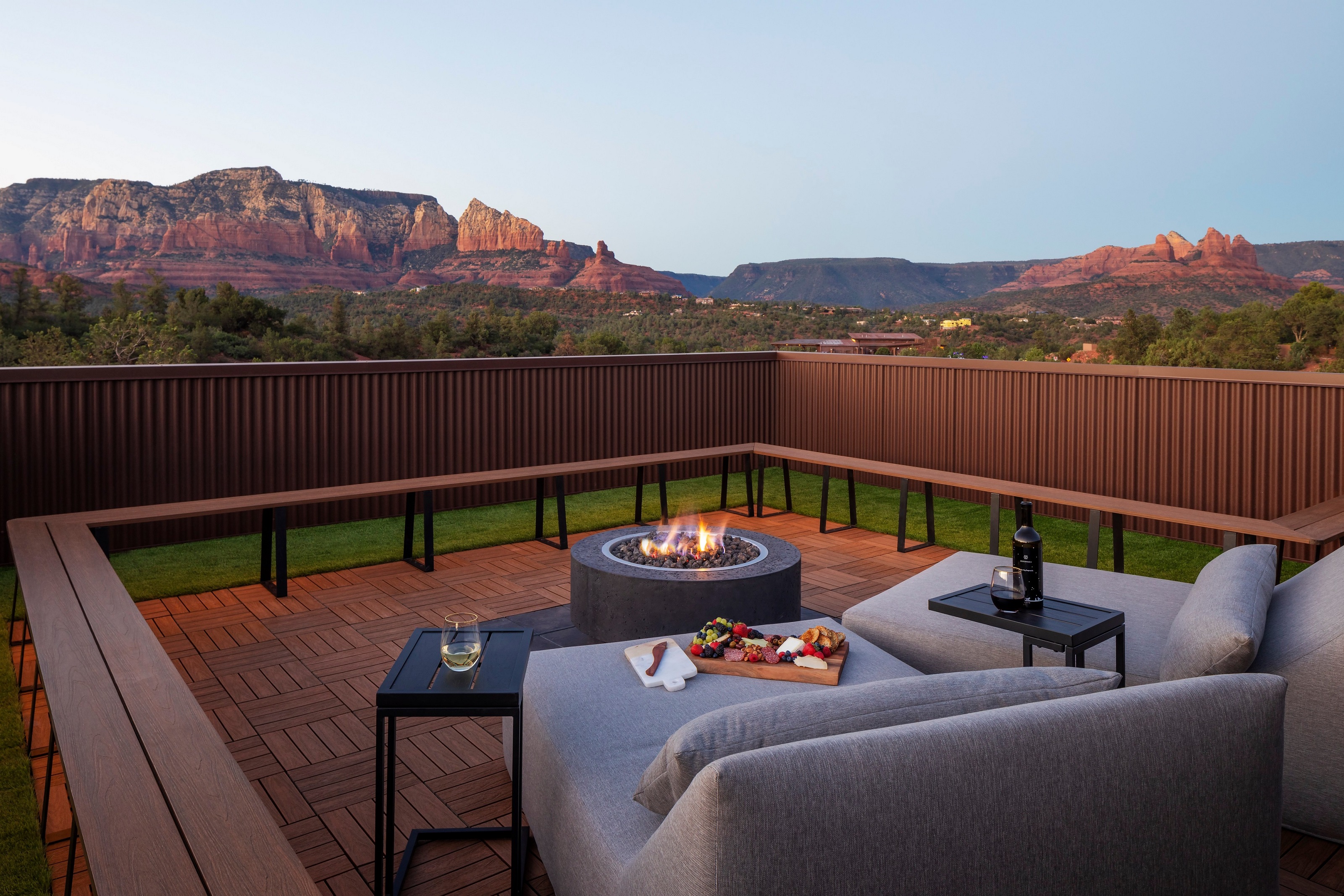 Ambiente Roof Fire Pit_PC-Jeff Zaruba.jpg