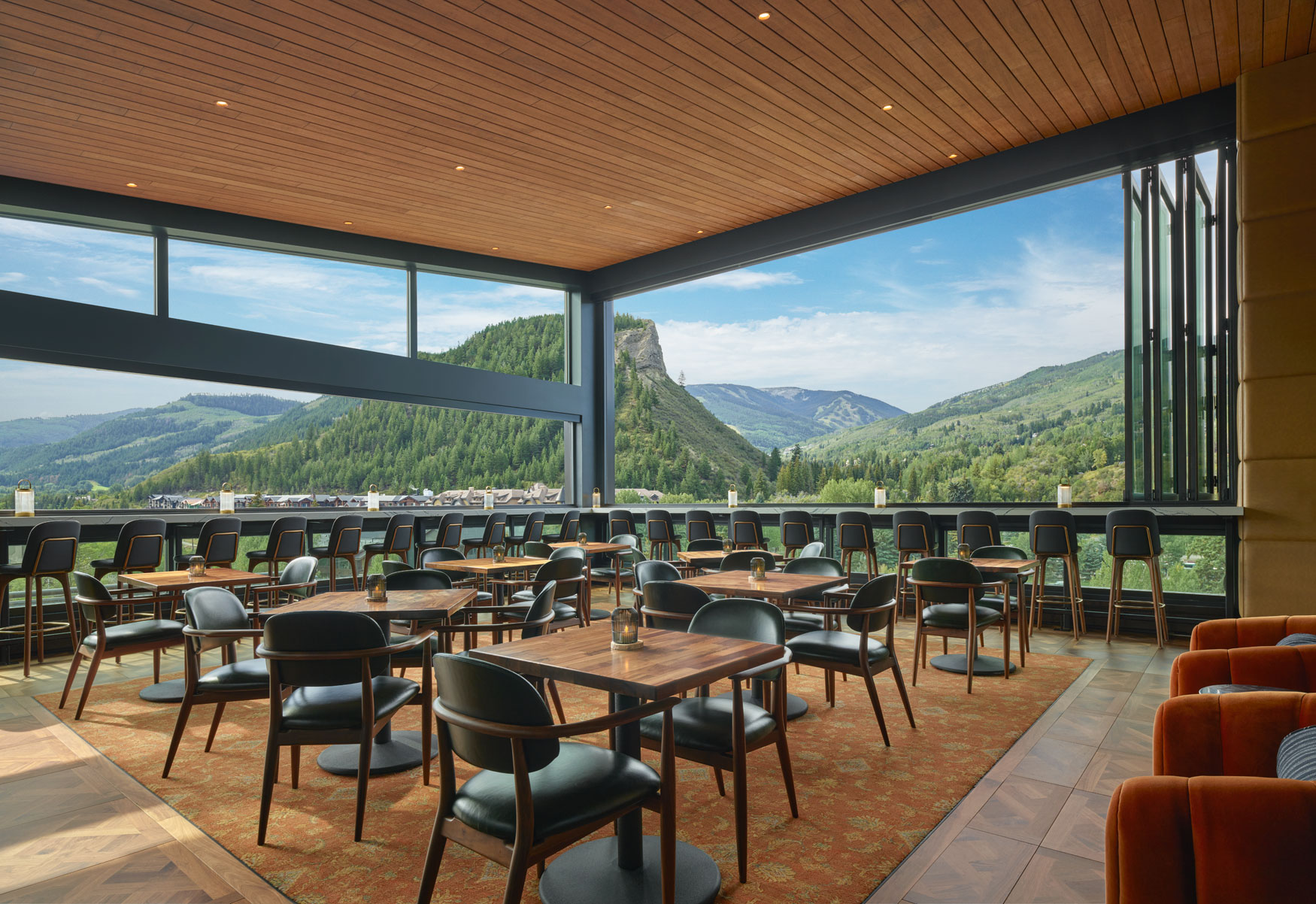 lookout-bar-offers-panoramic-vail-valley-views