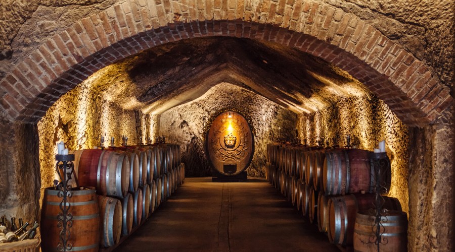 Virtual Tastings, Free Shipping, and More: Your Guide to the Wine World During Quarantine