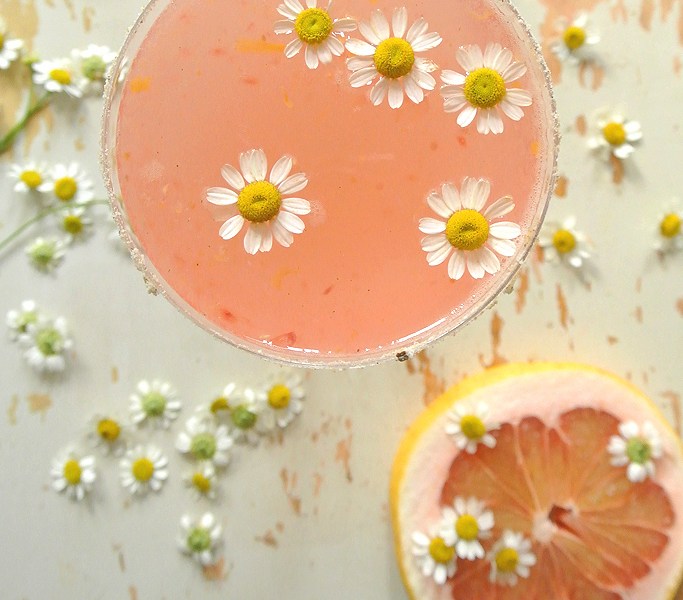 Pink Grapefruit and Chamomile Paloma Recipe - Sunset Magazine