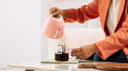 Copper Cow Coffee kettle pour