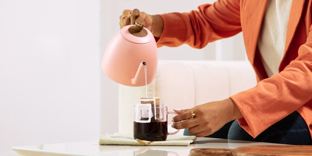 Copper Cow Coffee kettle pour