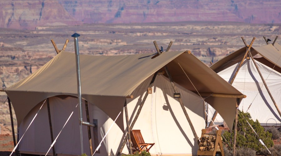 This New Glamping Site Is an Oasis in the Desert