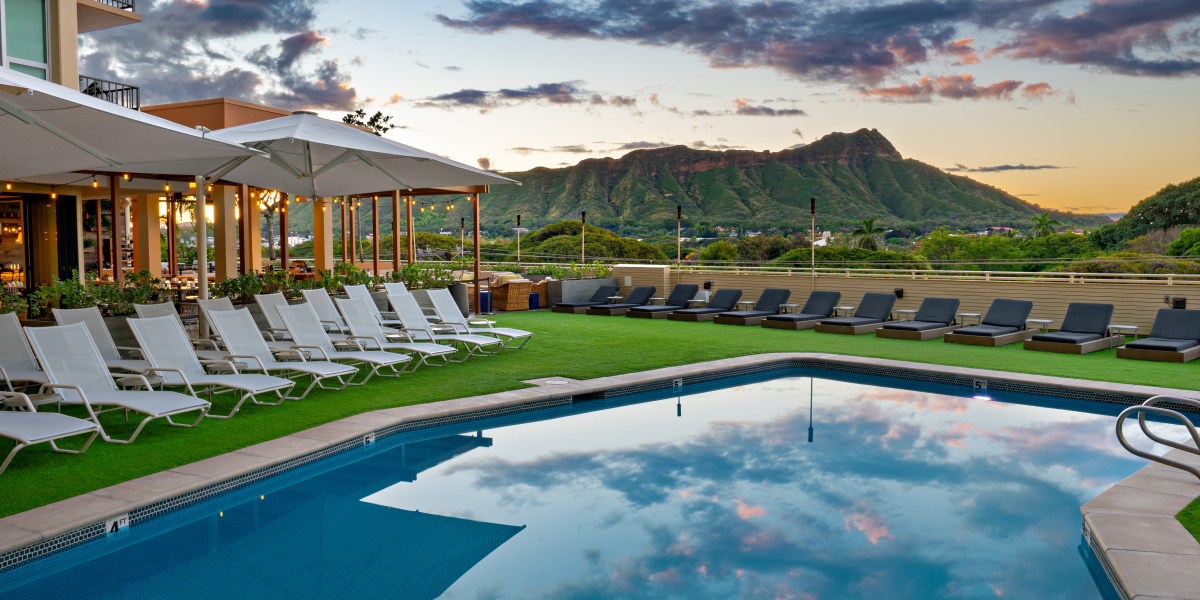 Queen Kapiolani Hotel Rooftop Pool