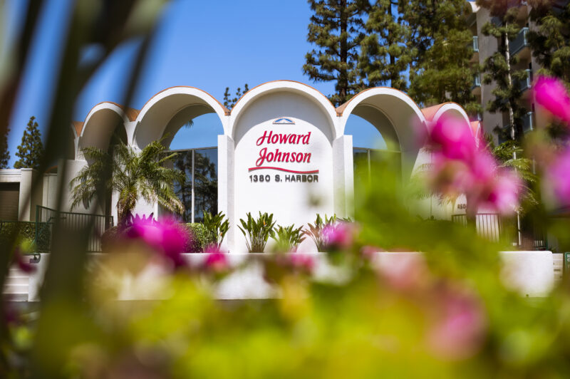 Howard Johnson by Wyndham Anaheim Hotel and Water Playground