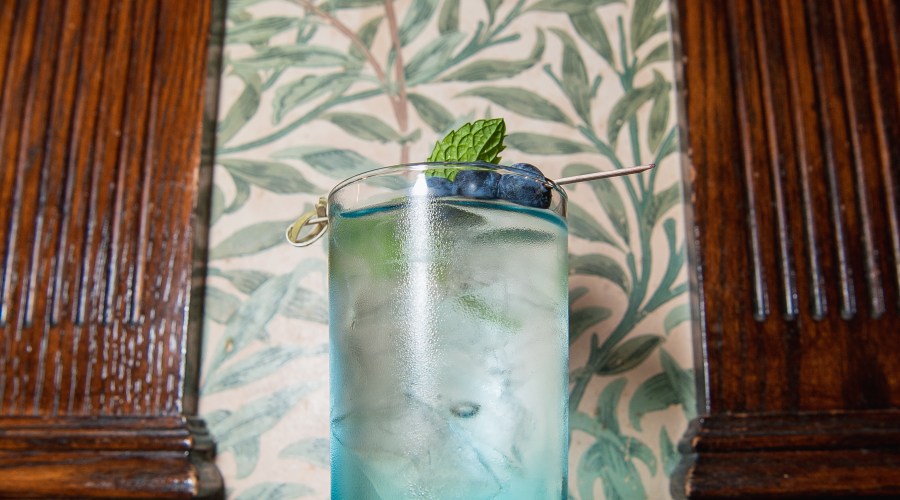 compound v petit trois cocktail