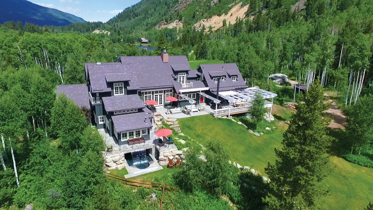 You Can Now Spend the Night at the Iconic 'Field of Dreams' House