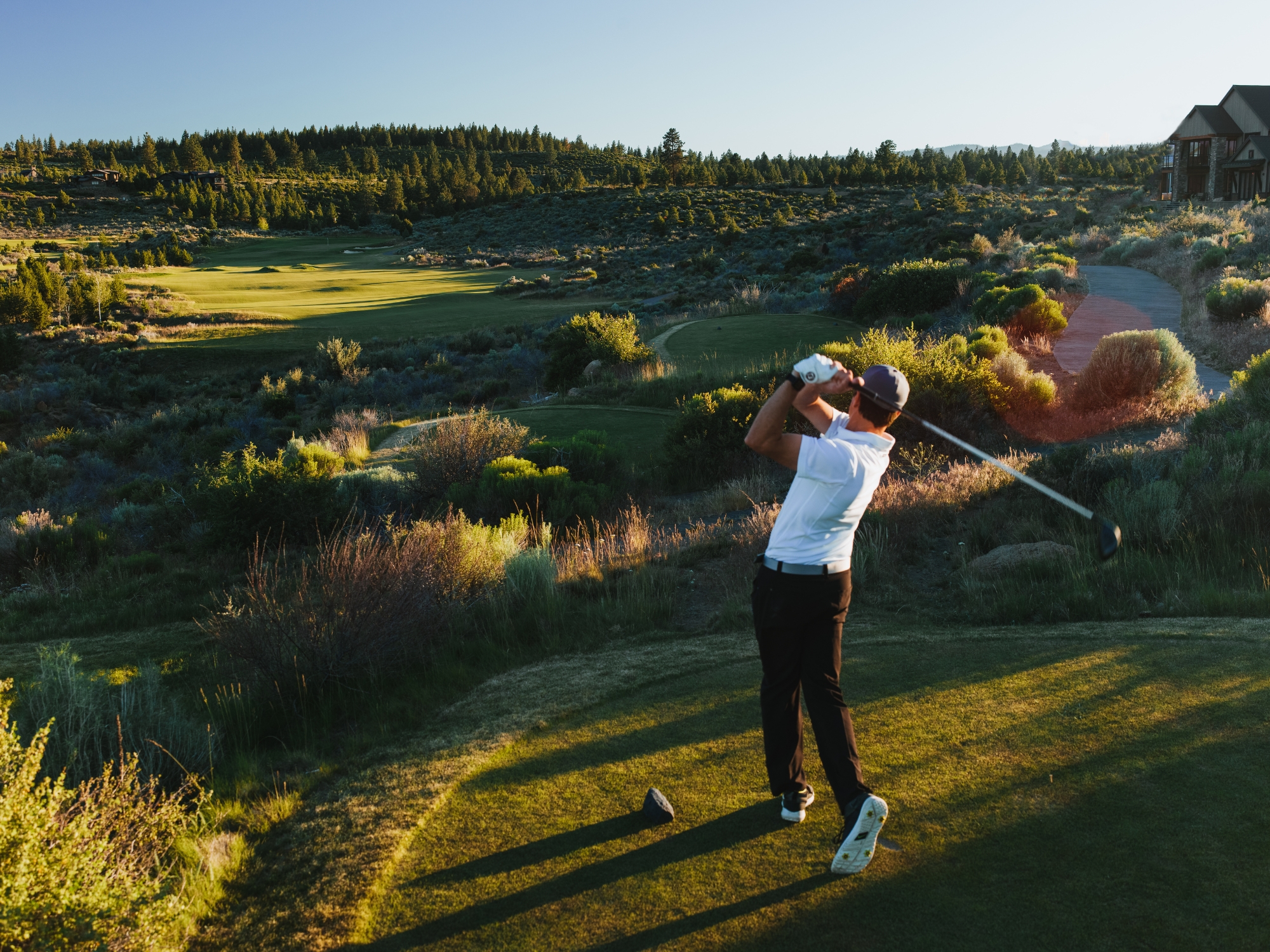 awe-inspiring-mountain-views-await-at-tetherows-award-winning-18-hole-golf-course-designed-by-david-mclay-kidd