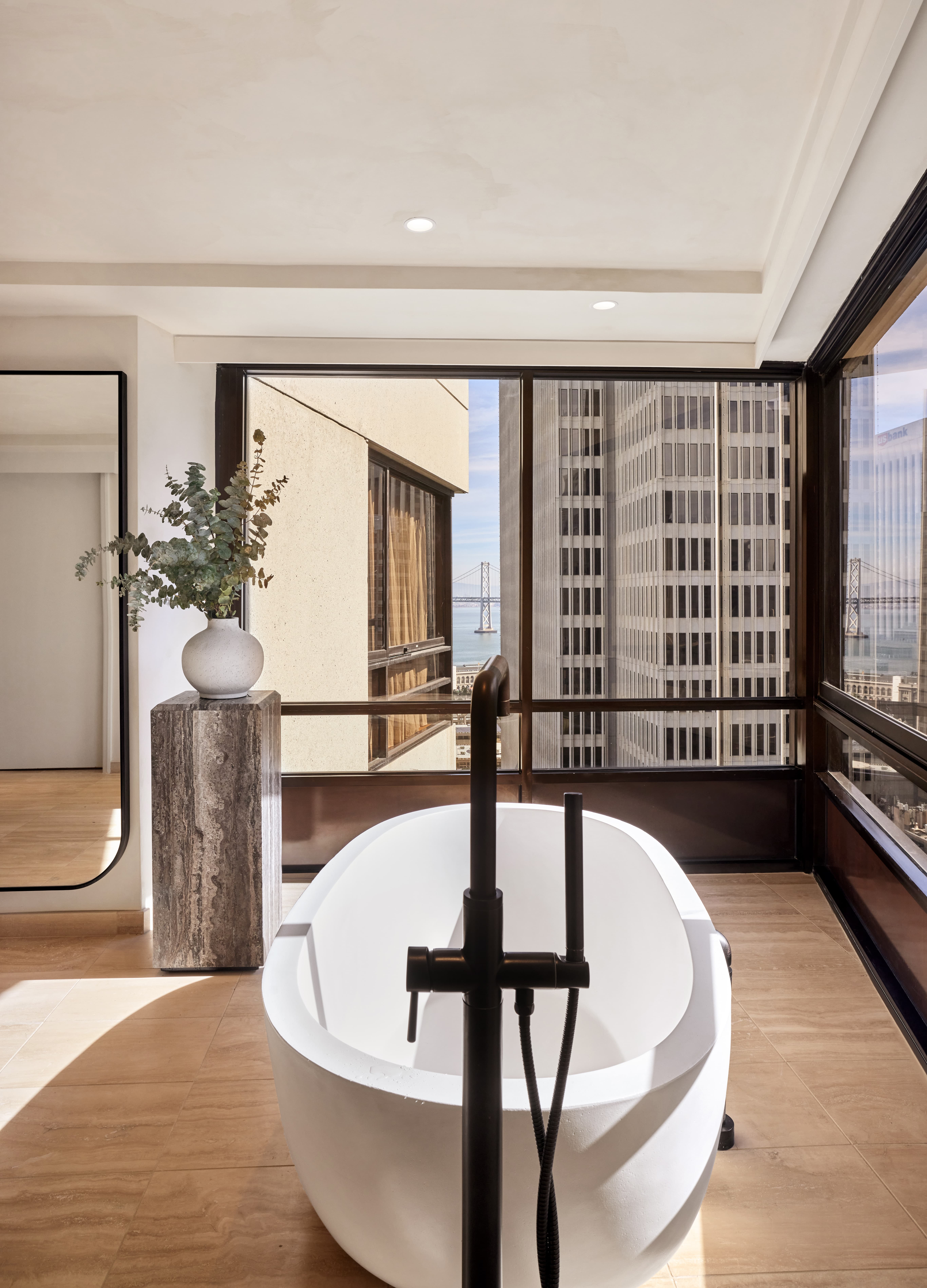 the-bathtub-in-the-nest-penthouse