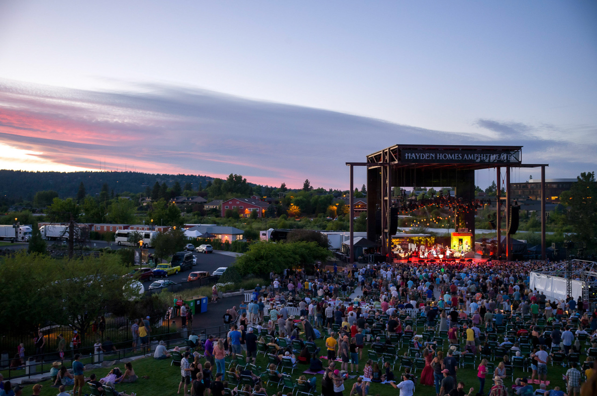 HHA-Black-Crowes-Crowd-Stage-Sunset-2022-Rob-Kerr-29.jpg