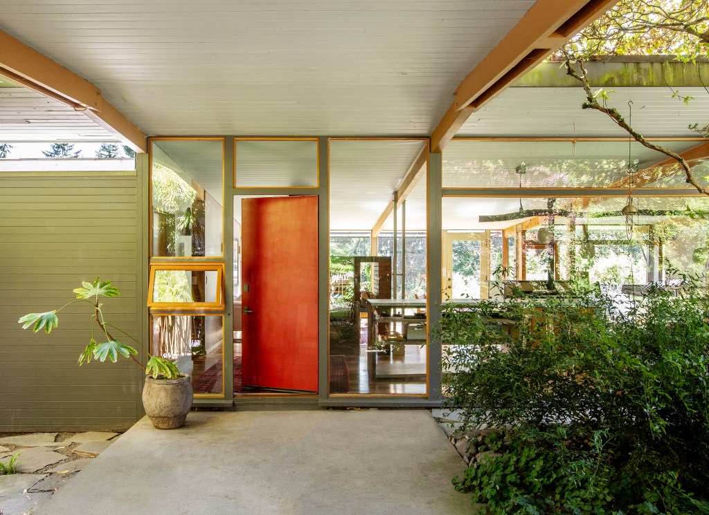 A Subtle Remodel Turns an Architectural Gem into a Young Seattle Family's Dream House