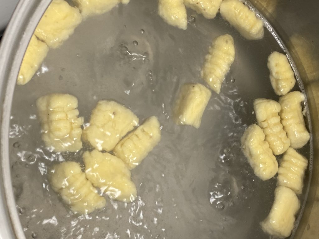 ricotta gnocchi boiling