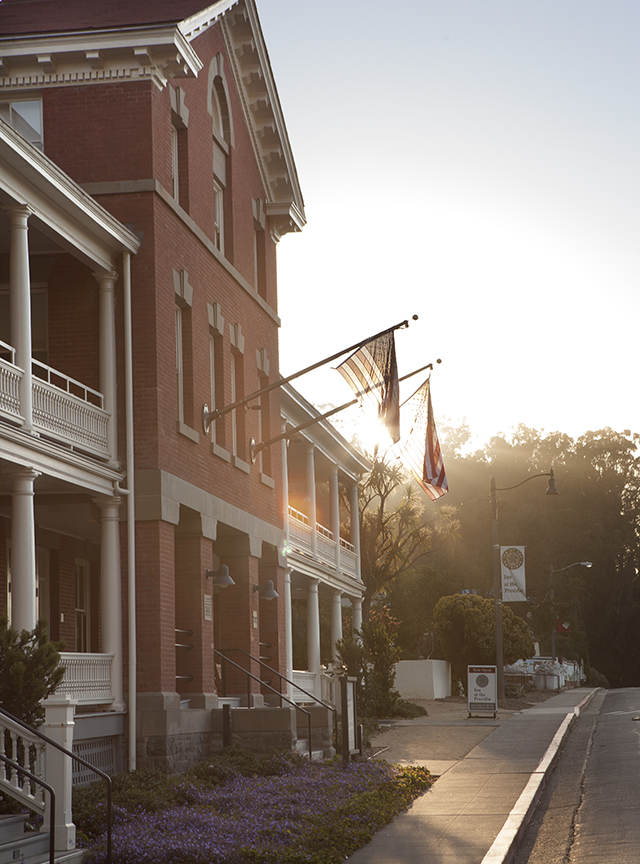 Inn Exterior - photo by Paul Dyer.jpg