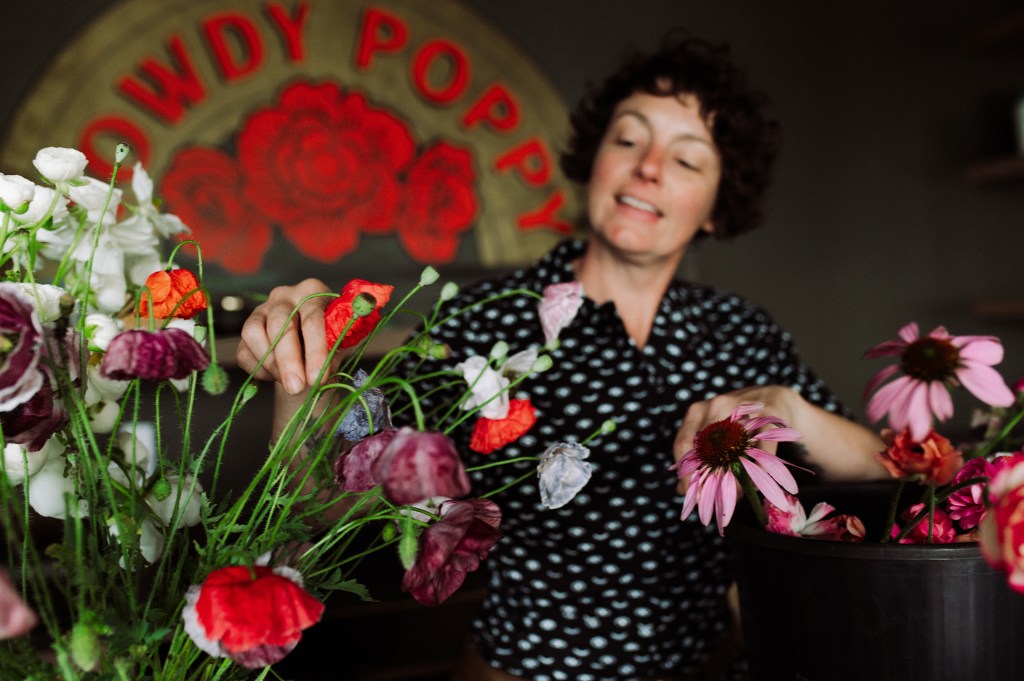 The Flowers You Should Be Adding to Your Fall DIY Arrangements