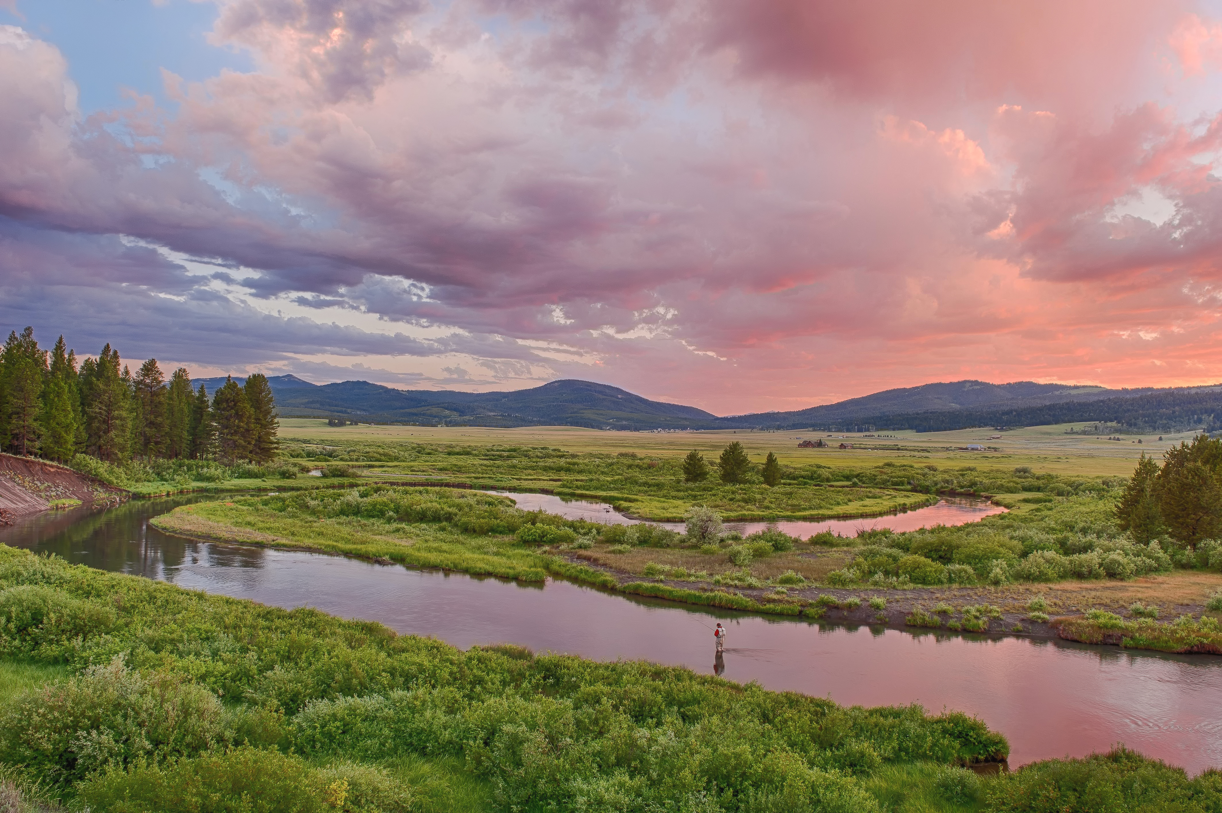 Долина в братске. Йеллоустон (река). Река Yellowstone. Река Йеллоустоун. Монтана Йеллоустоун.