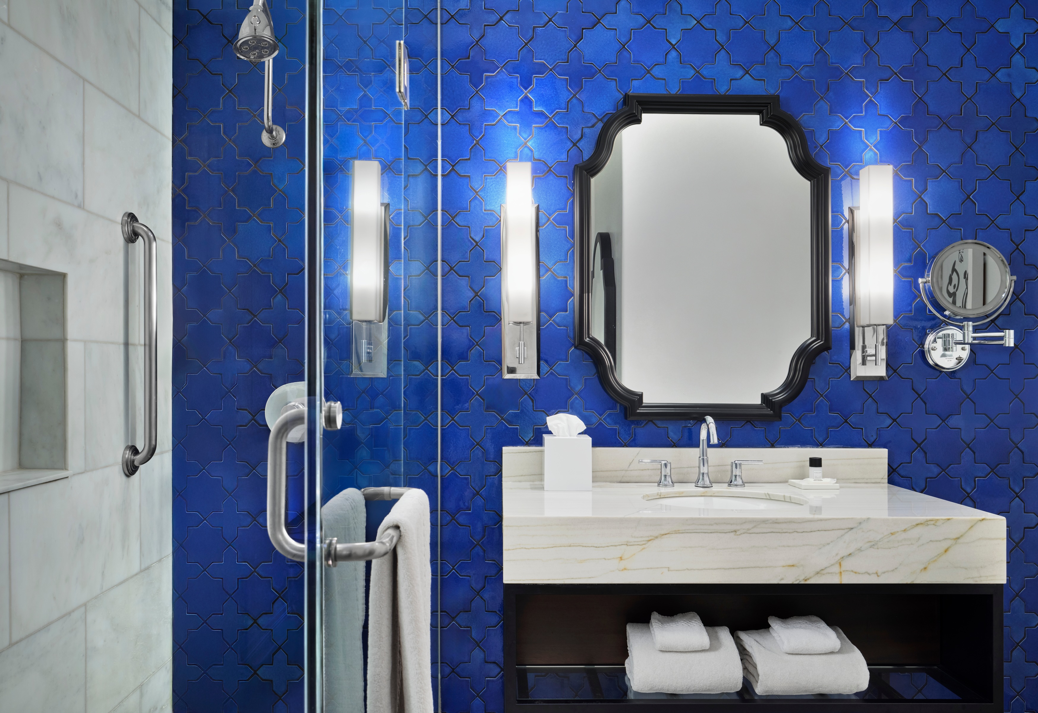 triada-palm-springs-guestroom-bathroom