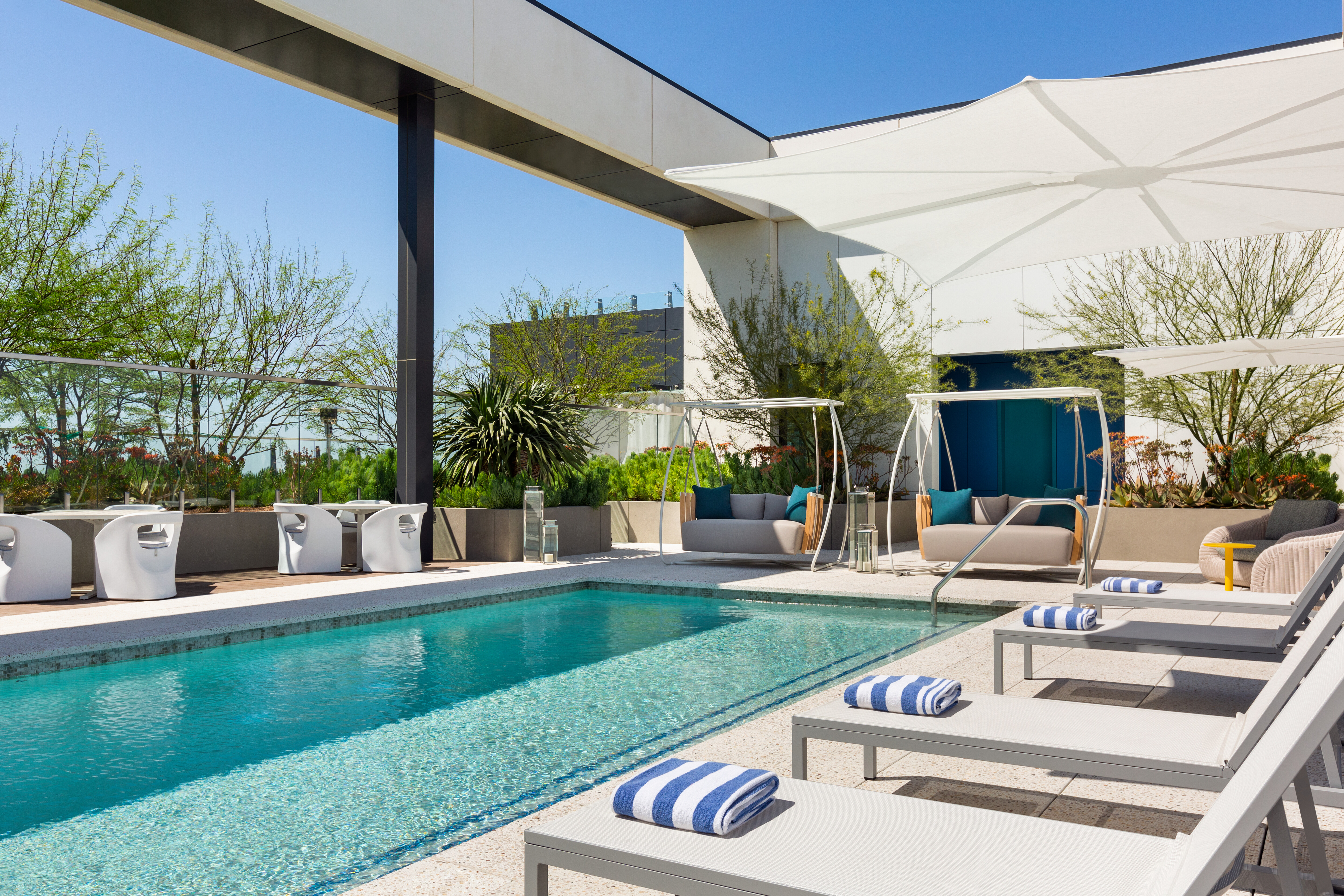 rooftop-pool_photo-credit-vrx-studios