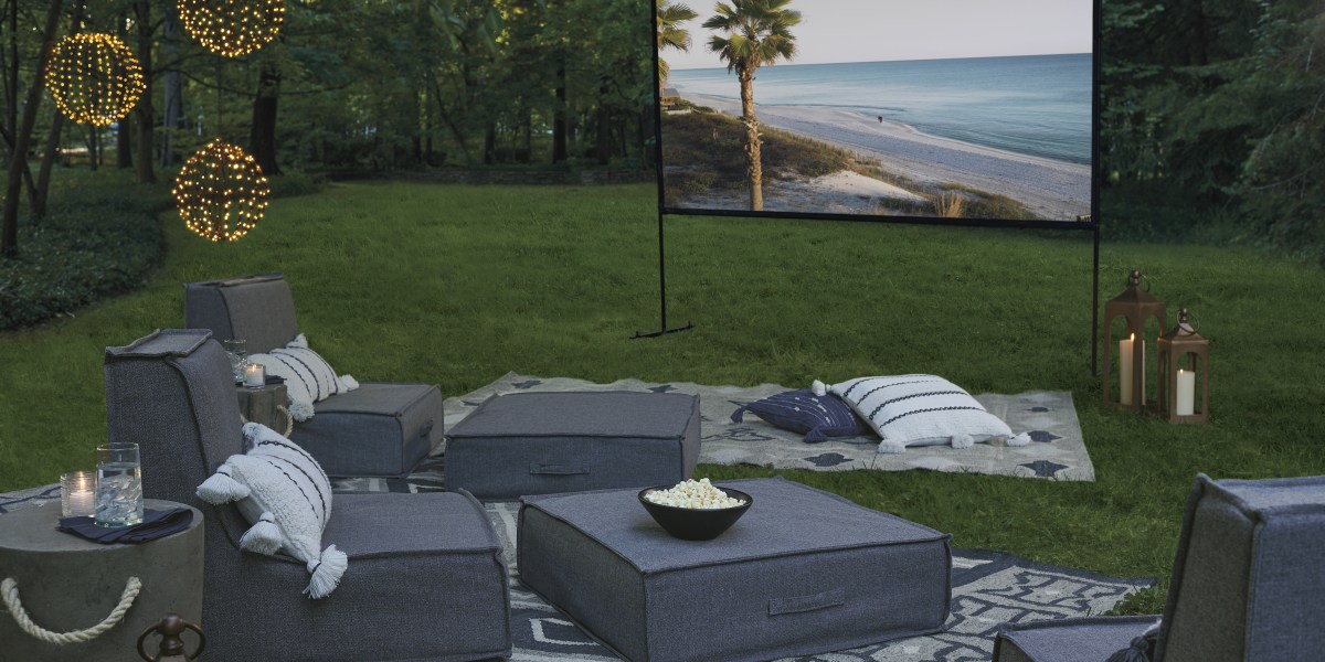 Outdoor movie screen and setup