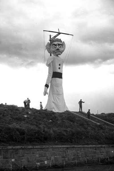 Zozobra_1952.jpeg?w=403