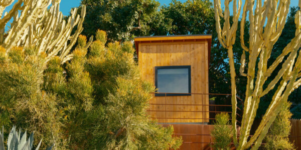 A Hilltop Mid-Century Modern Bungalow in Los Angeles Is a Zen Sanctuary