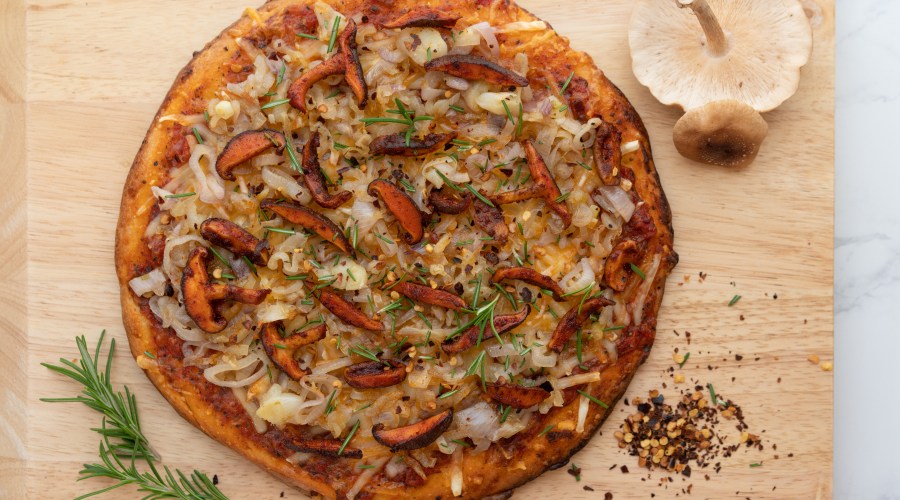 Shitake Shallot Pizza