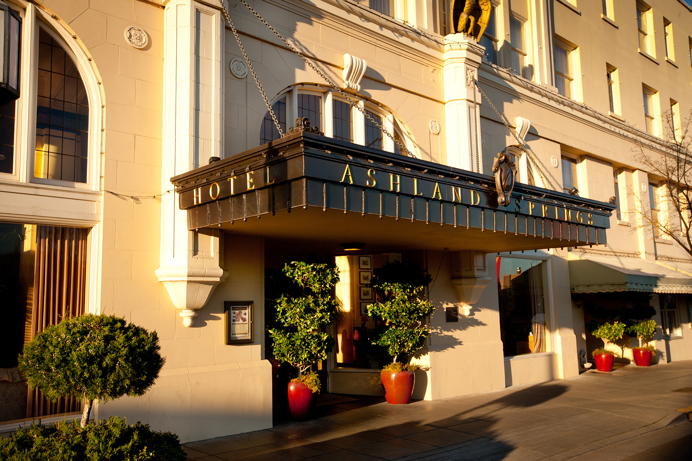 Ashland Springs Hotel Exterior