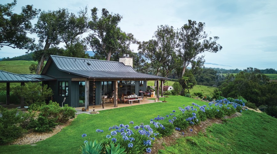This 1,000-Square-Foot Maui Cottage Is the Hawaiian Ranch Getaway of Our Dreams