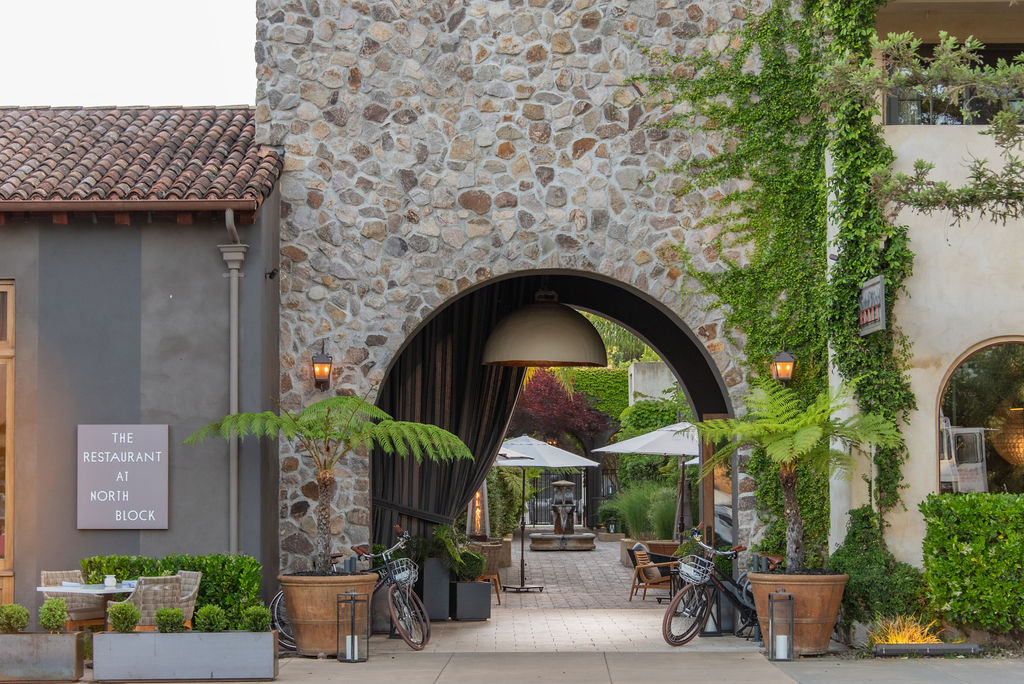 main-entrance-at-north-block-hotel