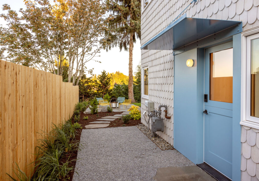 Backyard in Seattle House by Best Practice Architecture