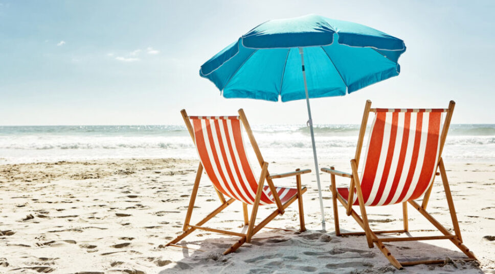 These Are the Best-Rated Beach Umbrellas, According to Actual Reviews