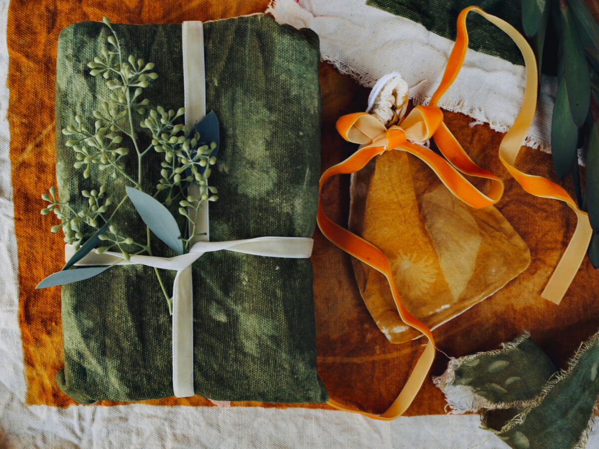 Christmas Gift Wrapping in Monochrome Tones - Christmas Magazine