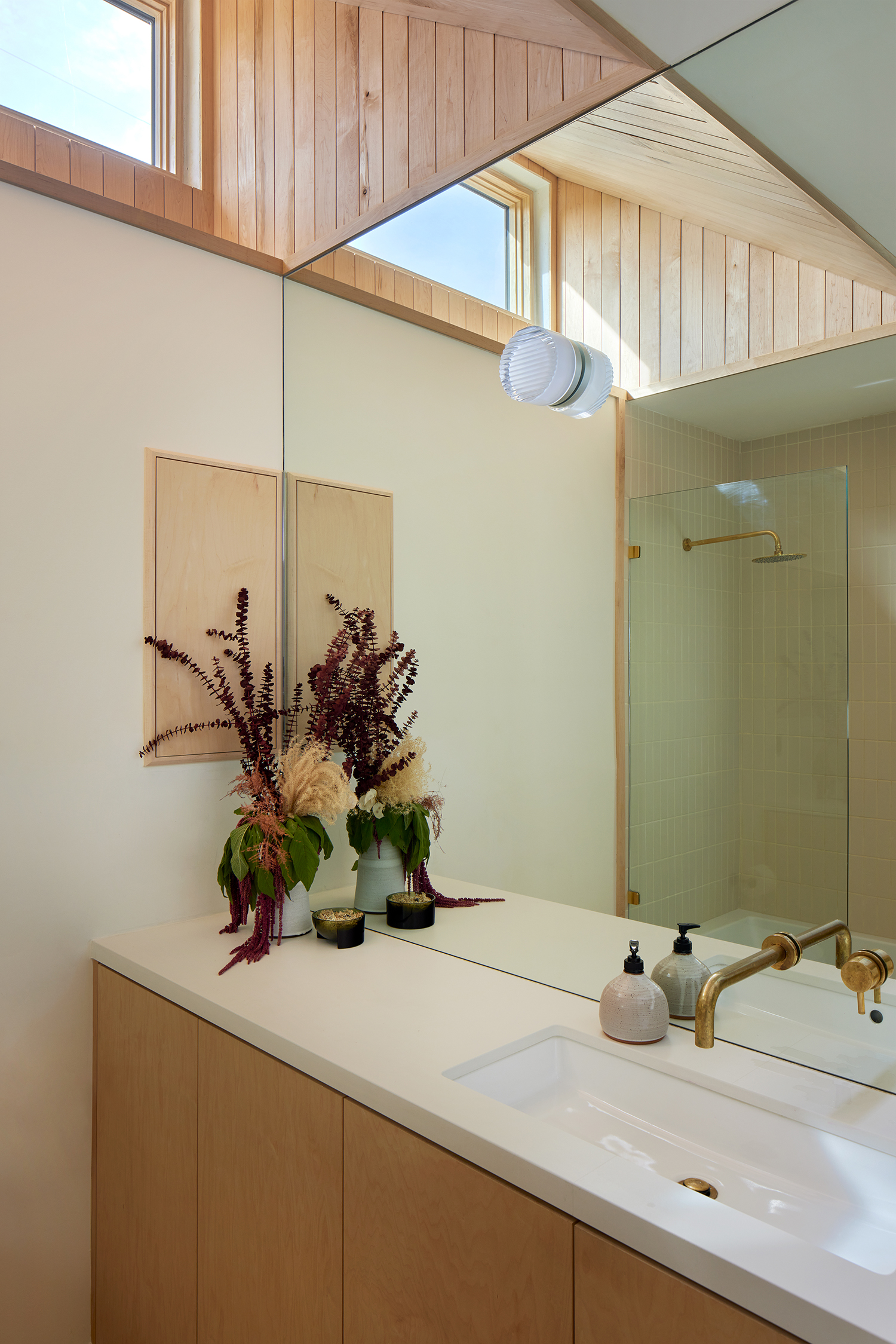 Clerestory Bathroom in Los Angeles Cottage by LAUN