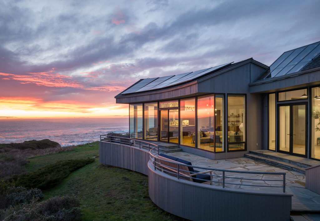 Curved Exterior in Sea Ranch House by Rachel Chulew/Design Haus 24