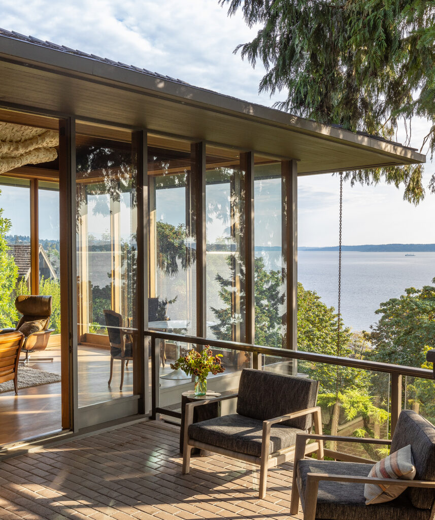 Deck in Seattle House by Hoedemaker Pfeiffer