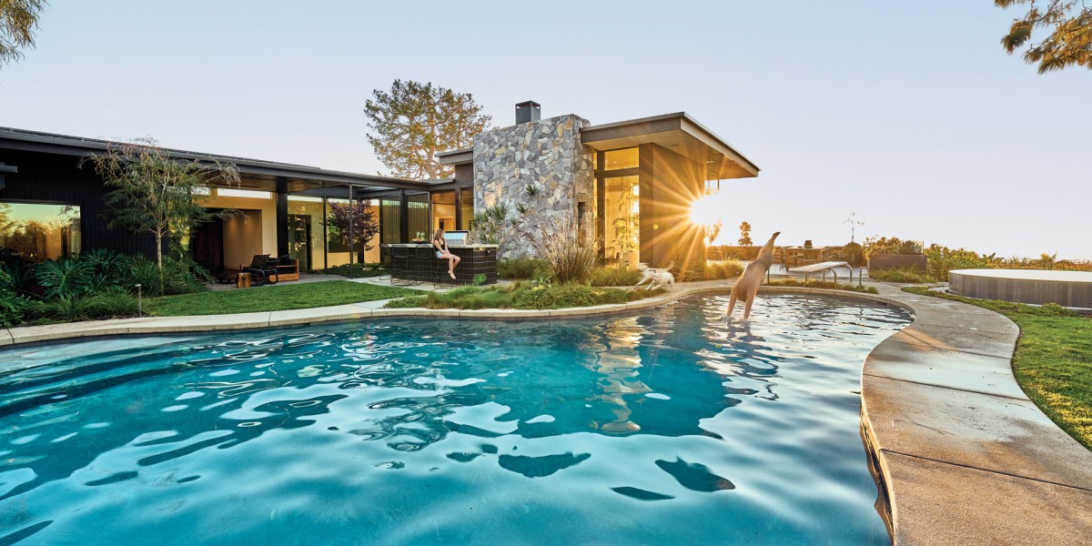 Del Mar Modern Home Pool