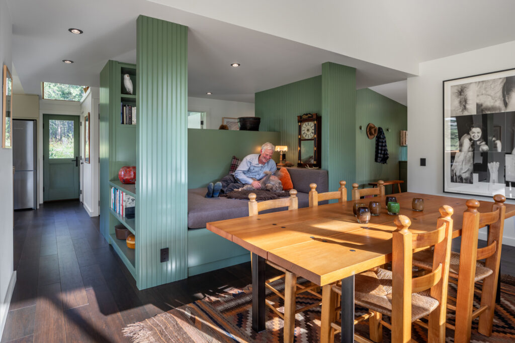 Dining and Lounging Area in Washington Cabin by Best Practice Architecture