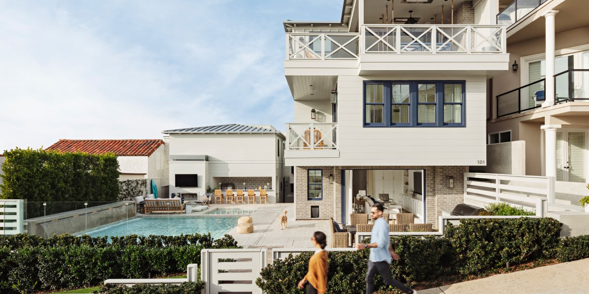 A Disappearing Pool Is the Small Yard Hack of Your Dreams