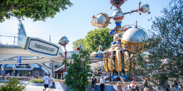 These Are the Best (and Worst) Times to Visit Disneyland, According to Insiders