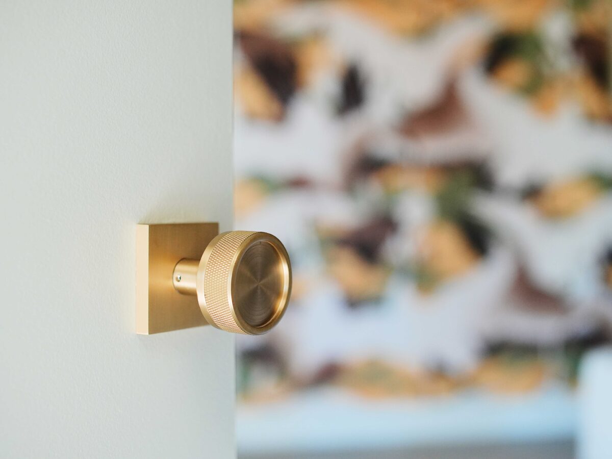 Select Conical Knurled Knob